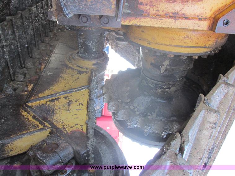 image for item E5307 1998 Caterpillar D6R LGP dozer