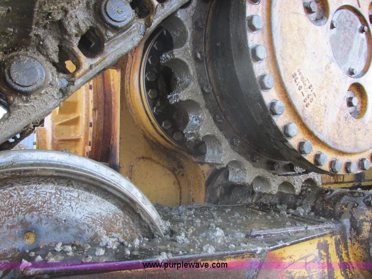 image for item E5307 1998 Caterpillar D6R LGP dozer