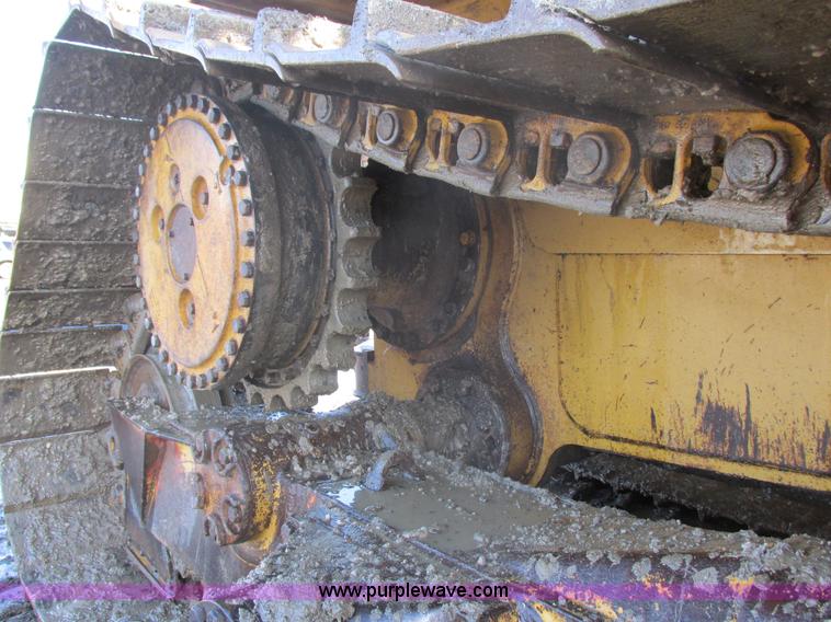 image for item E5307 1998 Caterpillar D6R LGP dozer