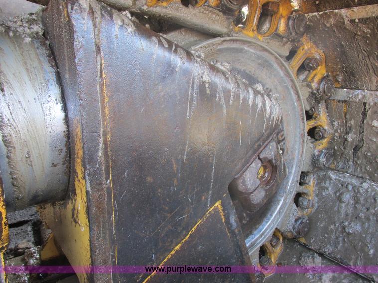 image for item E5307 1998 Caterpillar D6R LGP dozer