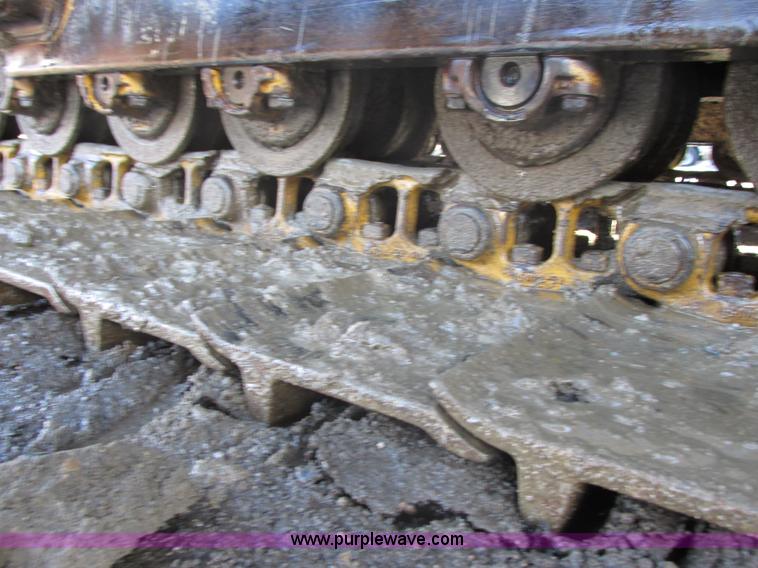 image for item E5307 1998 Caterpillar D6R LGP dozer