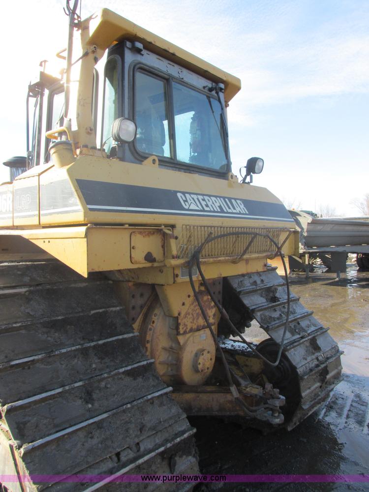 image for item E5307 1998 Caterpillar D6R LGP dozer