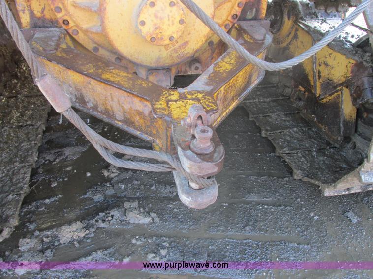 image for item E5307 1998 Caterpillar D6R LGP dozer