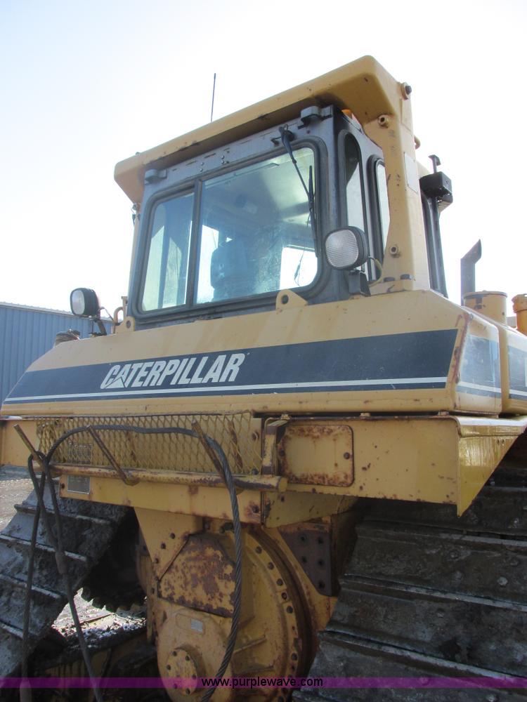 image for item E5307 1998 Caterpillar D6R LGP dozer