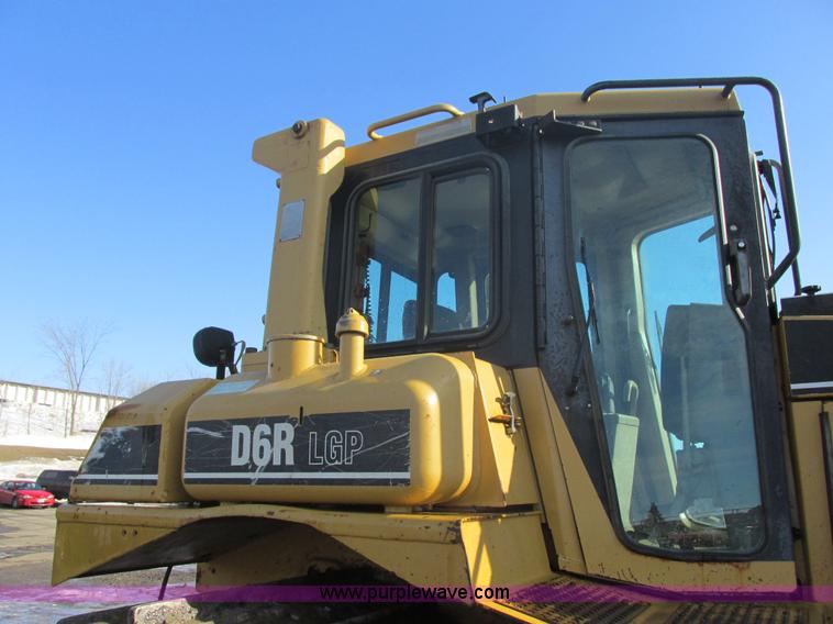 image for item E5307 1998 Caterpillar D6R LGP dozer