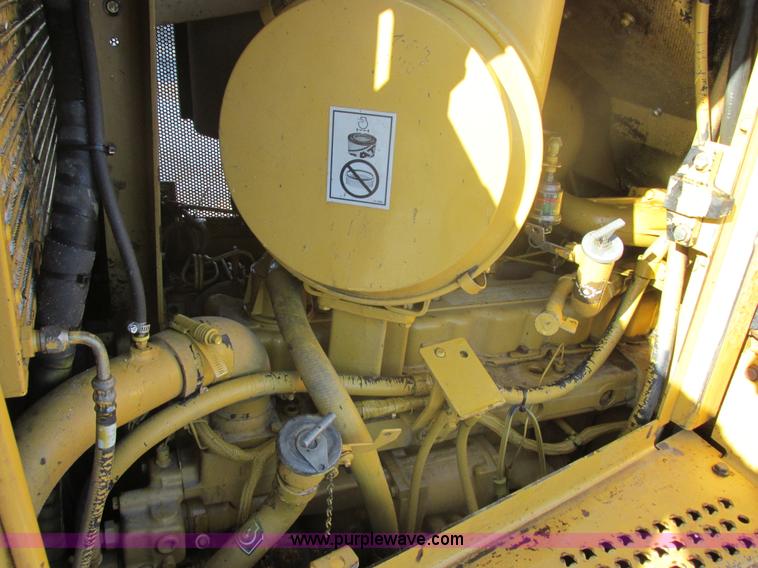 image for item E5307 1998 Caterpillar D6R LGP dozer
