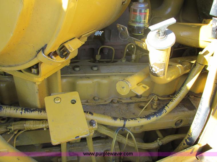 image for item E5307 1998 Caterpillar D6R LGP dozer
