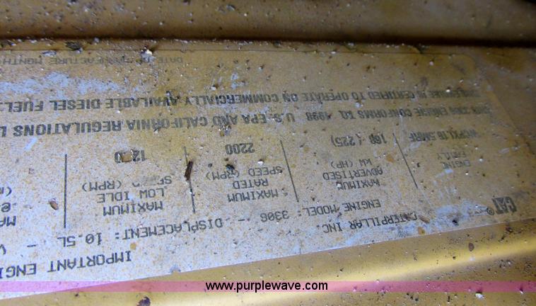 image for item E5307 1998 Caterpillar D6R LGP dozer