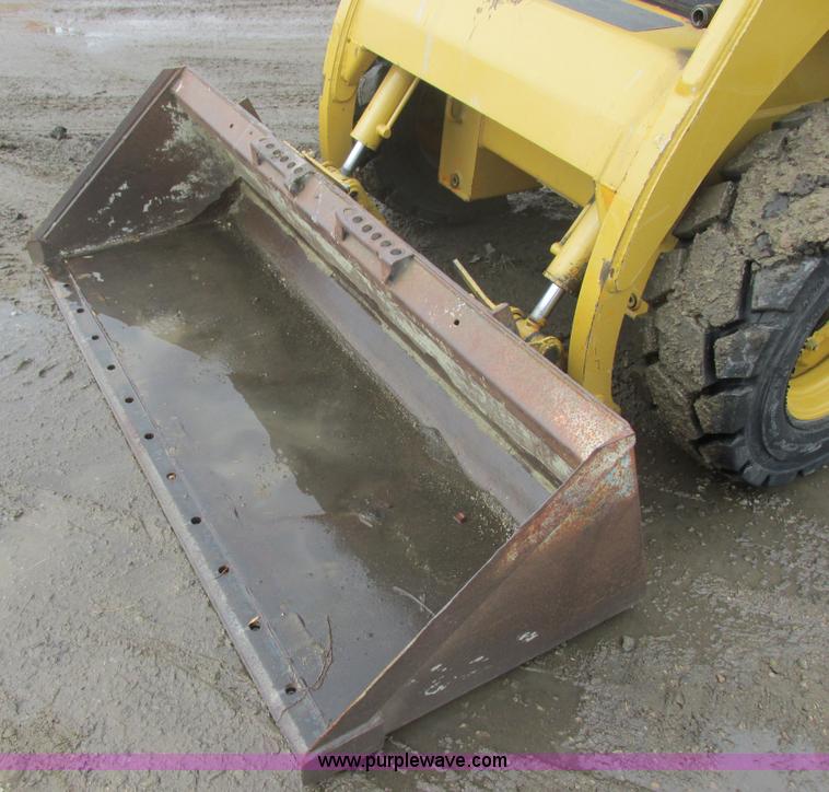 image for item E5309 1997 Daewoo DSL8D1 skid steer