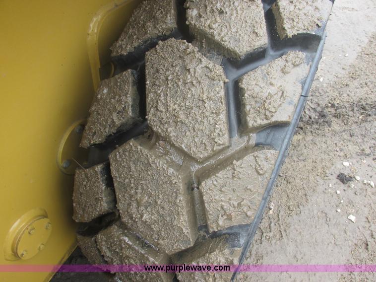 image for item E5309 1997 Daewoo DSL8D1 skid steer