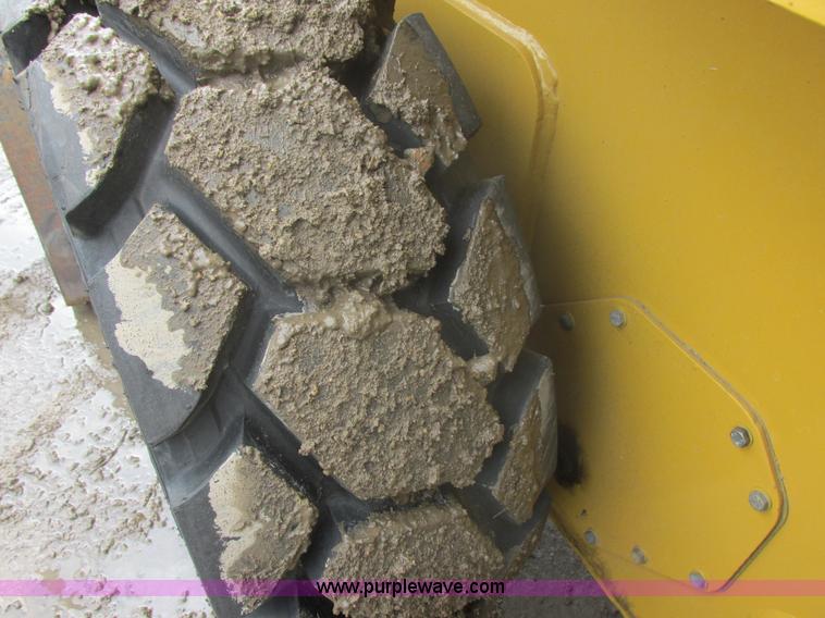 image for item E5309 1997 Daewoo DSL8D1 skid steer