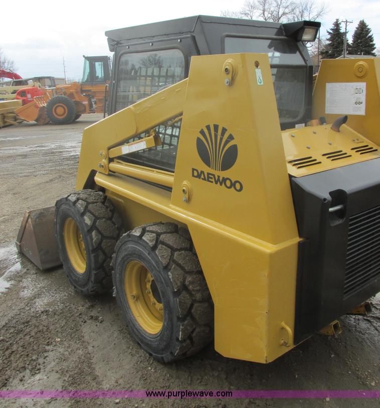 image for item E5309 1997 Daewoo DSL8D1 skid steer