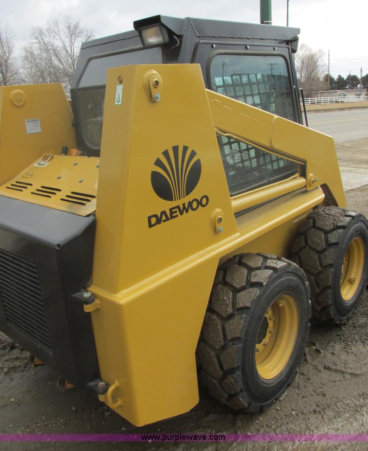 image for item E5309 1997 Daewoo DSL8D1 skid steer