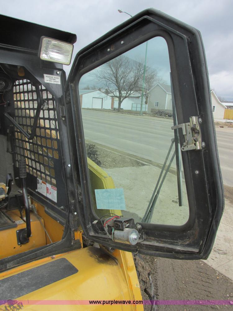 image for item E5309 1997 Daewoo DSL8D1 skid steer