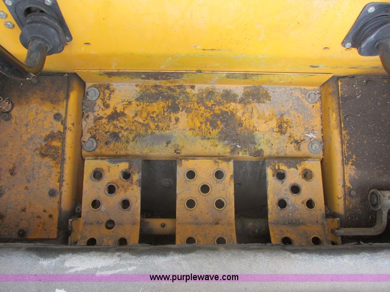 image for item E5309 1997 Daewoo DSL8D1 skid steer