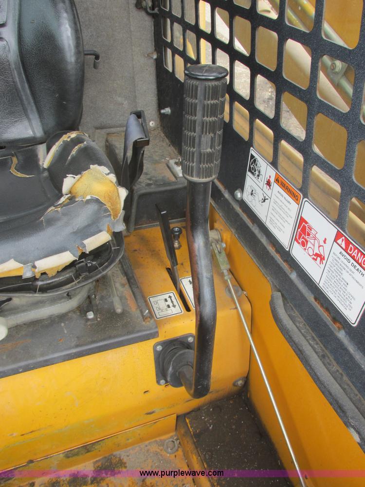 image for item E5309 1997 Daewoo DSL8D1 skid steer