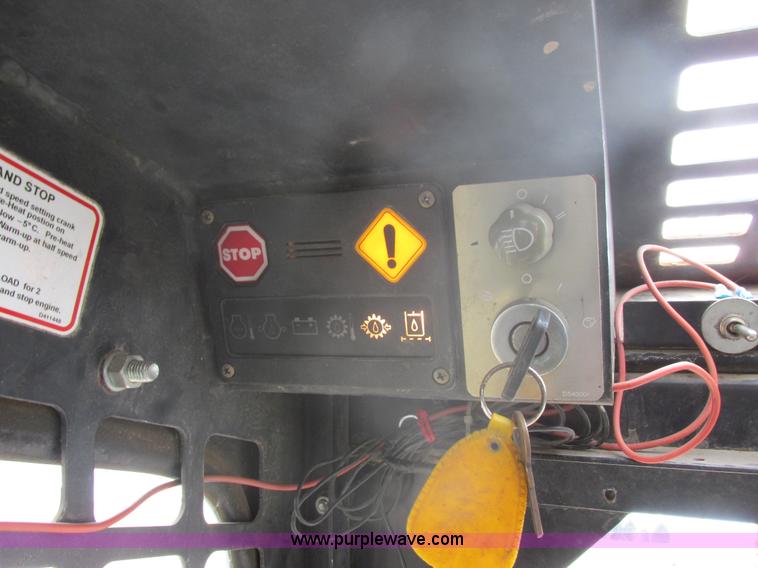 image for item E5309 1997 Daewoo DSL8D1 skid steer