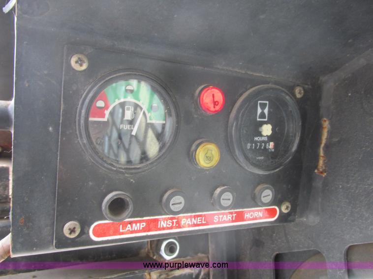 image for item E5309 1997 Daewoo DSL8D1 skid steer