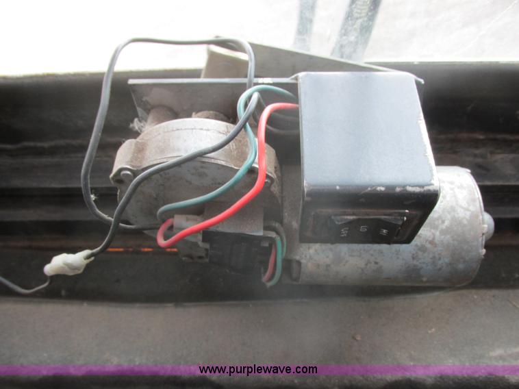 image for item E5309 1997 Daewoo DSL8D1 skid steer