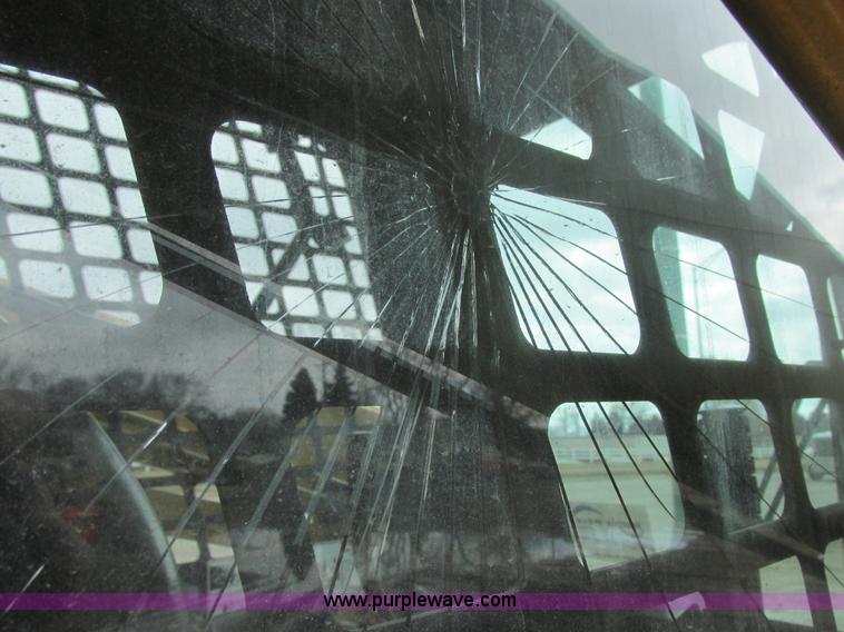 image for item E5309 1997 Daewoo DSL8D1 skid steer