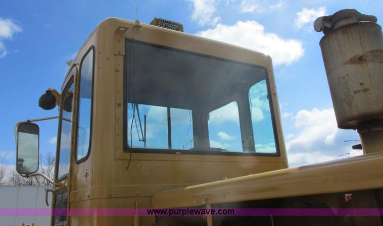 image for item E5310 1967 Caterpillar 120 motor grader