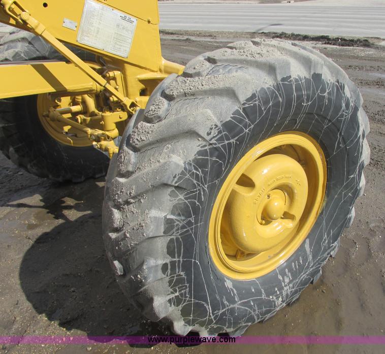 image for item E5310 1967 Caterpillar 120 motor grader