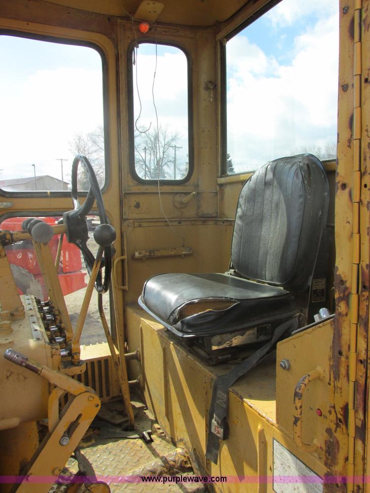 image for item E5310 1967 Caterpillar 120 motor grader