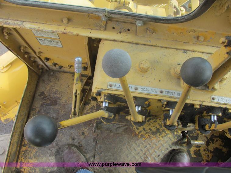 image for item E5310 1967 Caterpillar 120 motor grader