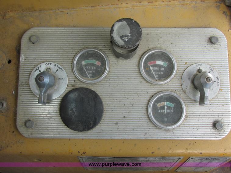 image for item E5310 1967 Caterpillar 120 motor grader