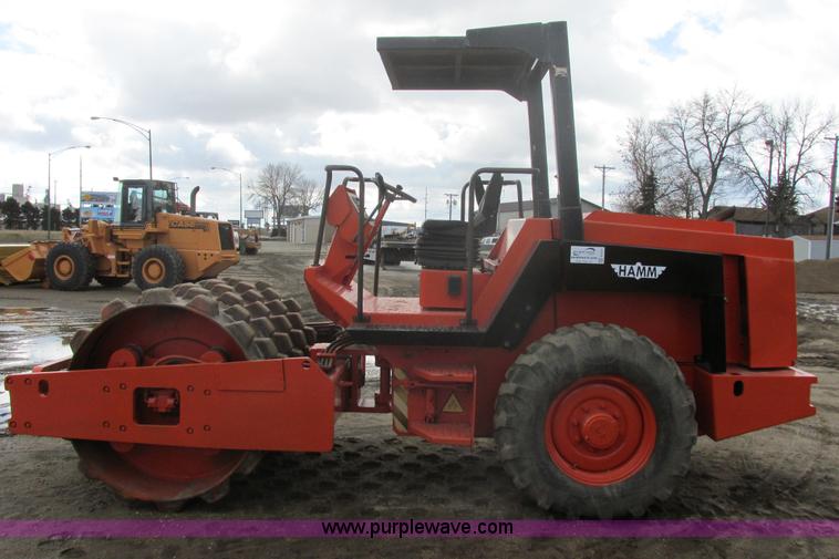 image for item E5311 Hamm 3012DS vibratory pad foot compactor