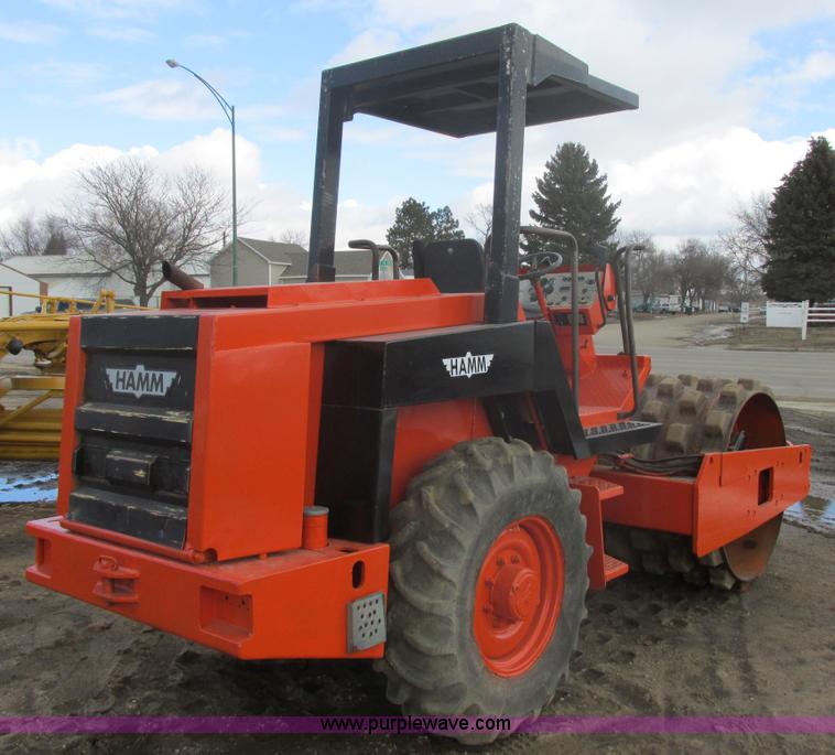 image for item E5311 Hamm 3012DS vibratory pad foot compactor