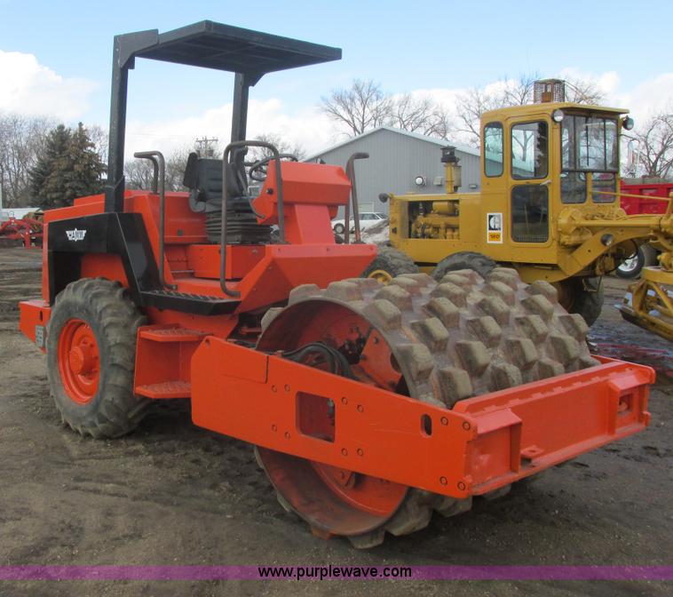 image for item E5311 Hamm 3012DS vibratory pad foot compactor