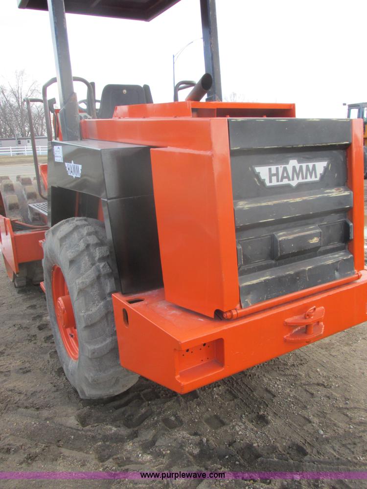 image for item E5311 Hamm 3012DS vibratory pad foot compactor