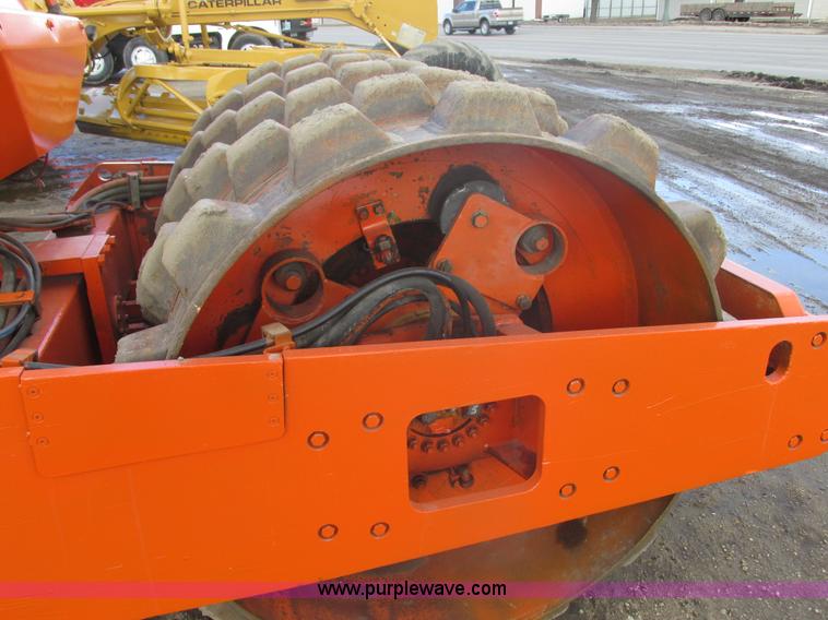 image for item E5311 Hamm 3012DS vibratory pad foot compactor