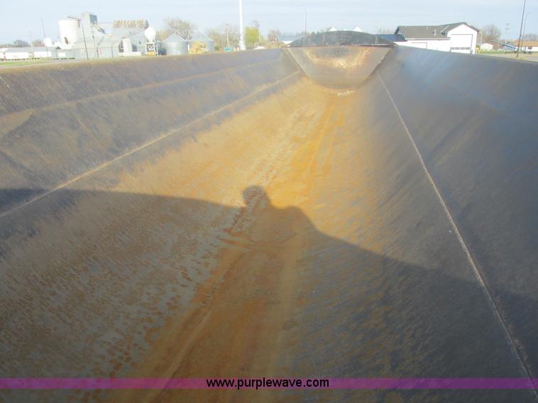 image for item E5414 2003 Smithco 3000VC triple axle side dump trailer