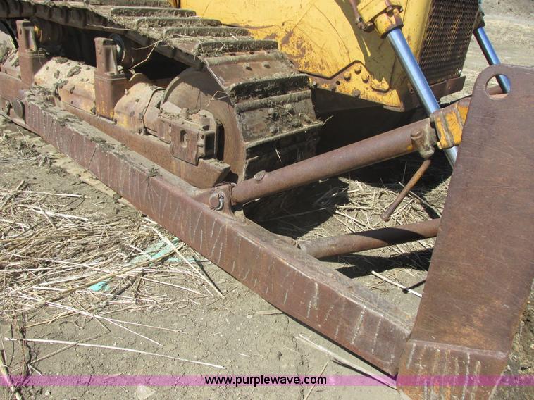image for item E5416 1968 Caterpillar D6C dozer