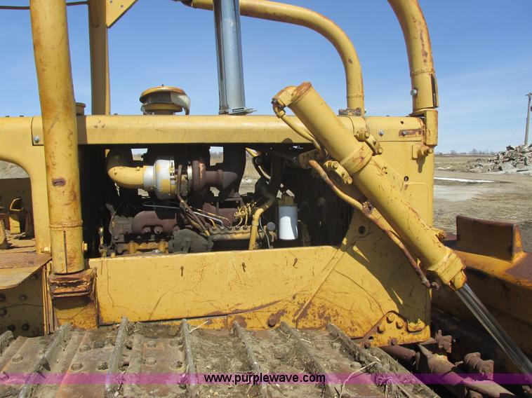 image for item E5416 1968 Caterpillar D6C dozer