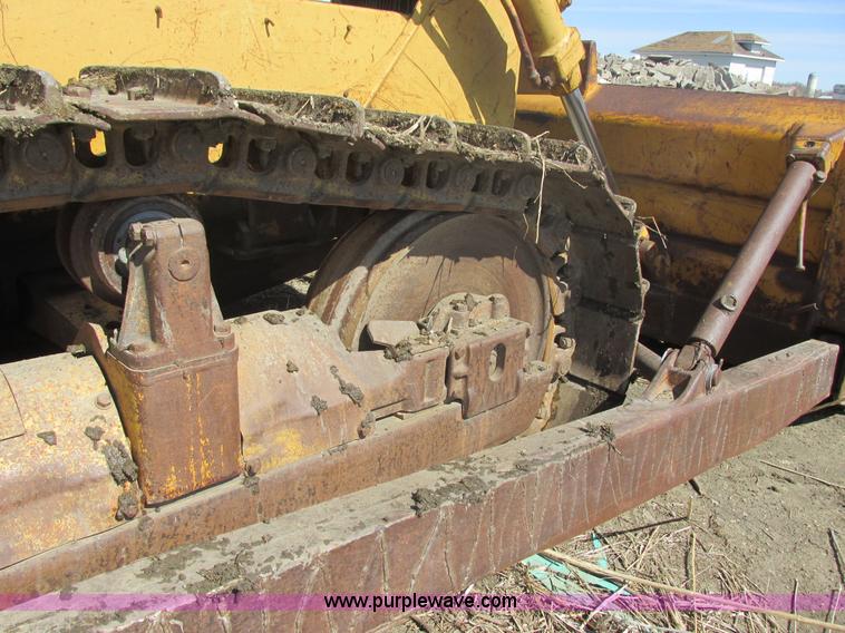 image for item E5416 1968 Caterpillar D6C dozer