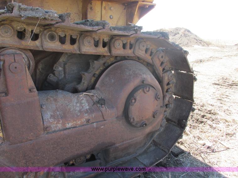 image for item E5416 1968 Caterpillar D6C dozer