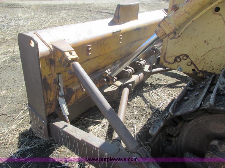 image for item E5416 1968 Caterpillar D6C dozer