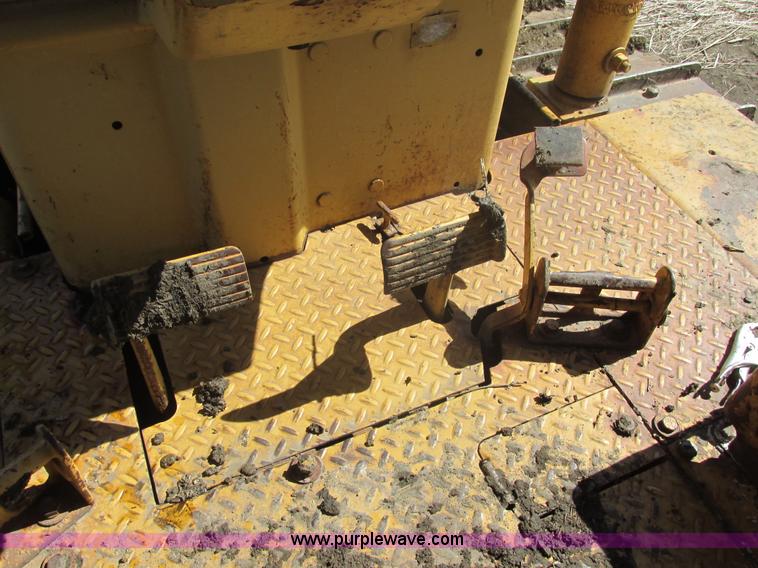 image for item E5416 1968 Caterpillar D6C dozer