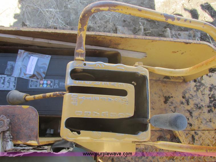 image for item E5416 1968 Caterpillar D6C dozer