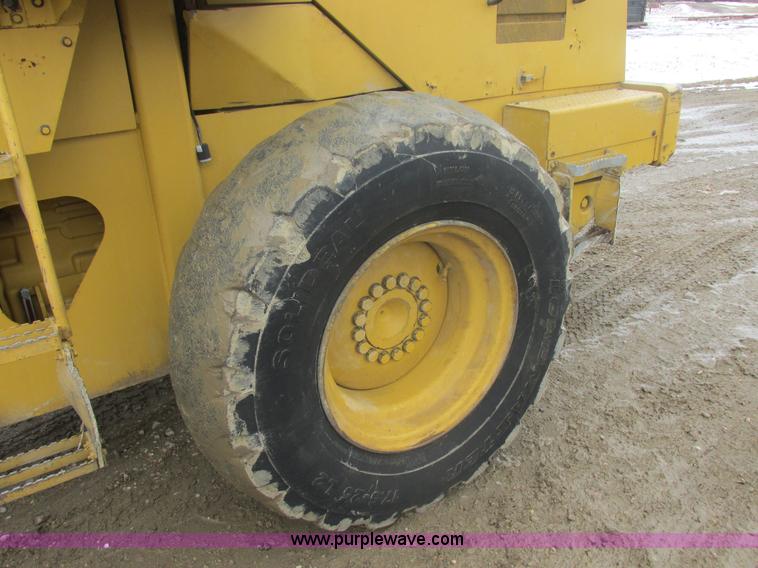 image for item E5429 1998 Caterpillar IT28G loader