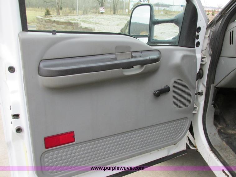image for item F4866 2006 Ford F550 dump bed truck