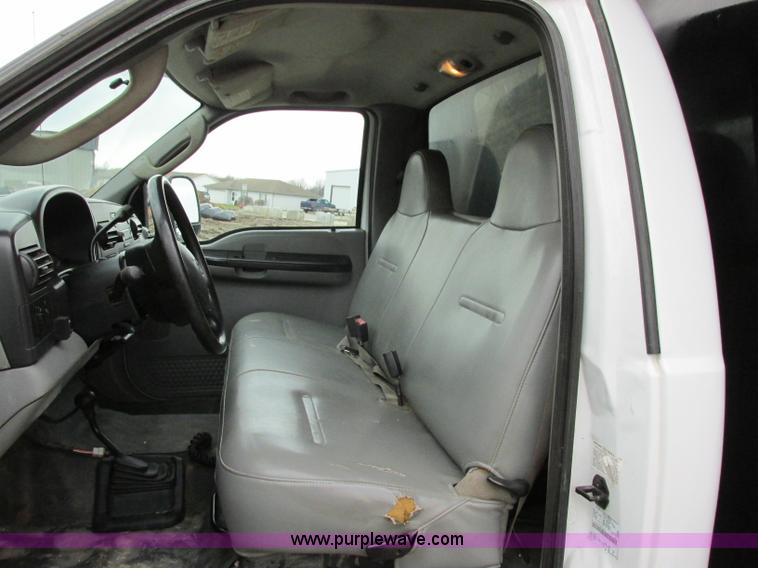 image for item F4866 2006 Ford F550 dump bed truck
