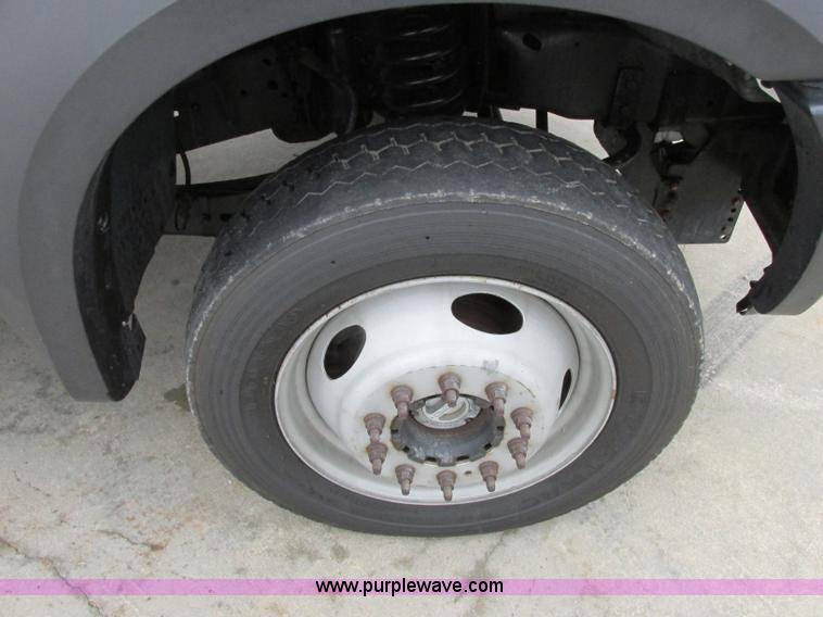image for item F4866 2006 Ford F550 dump bed truck