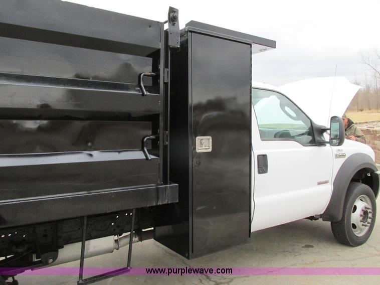 image for item F4866 2006 Ford F550 dump bed truck
