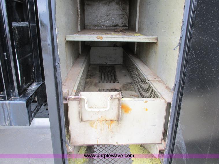 image for item F4866 2006 Ford F550 dump bed truck