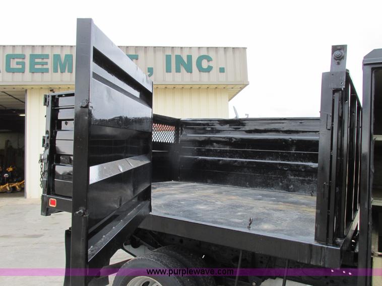 image for item F4866 2006 Ford F550 dump bed truck