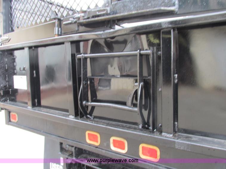 image for item F4866 2006 Ford F550 dump bed truck